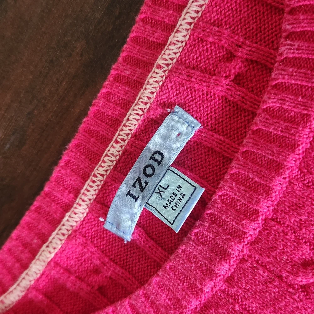 IZOD PINK LOGO SWEATER ✨️💕